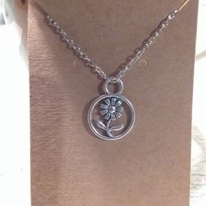 Silver Daisy Necklace